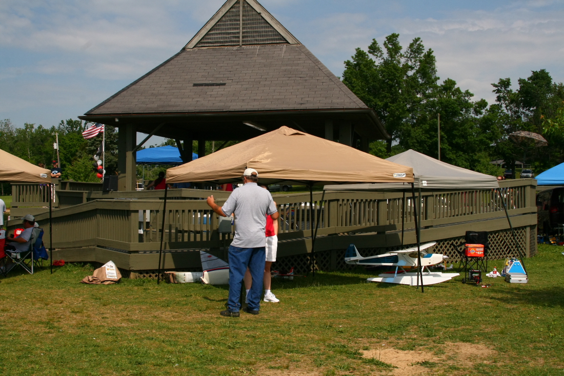 float-fly-20090004