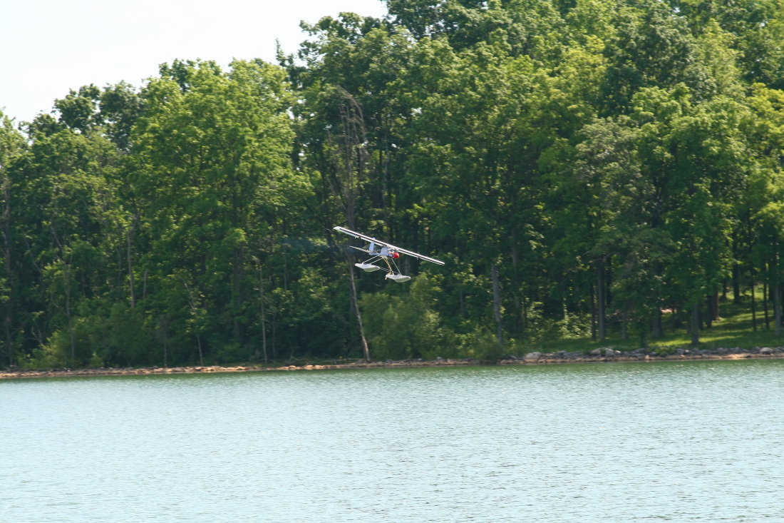 float-fly-20090025