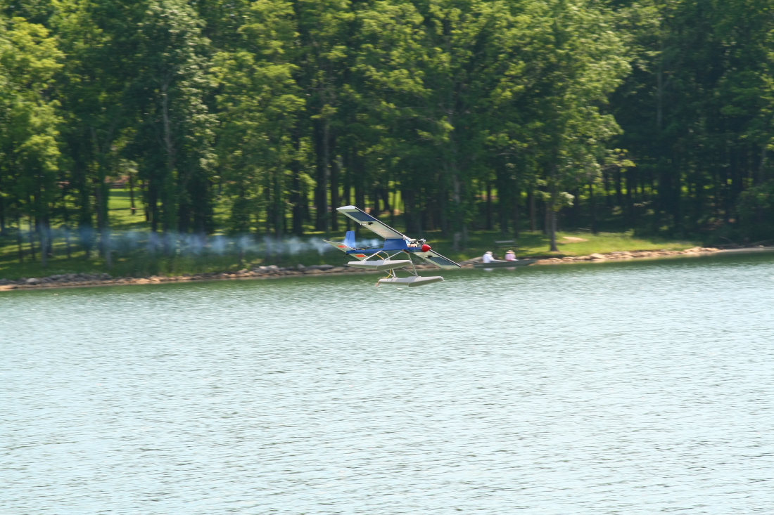 float-fly-20090026