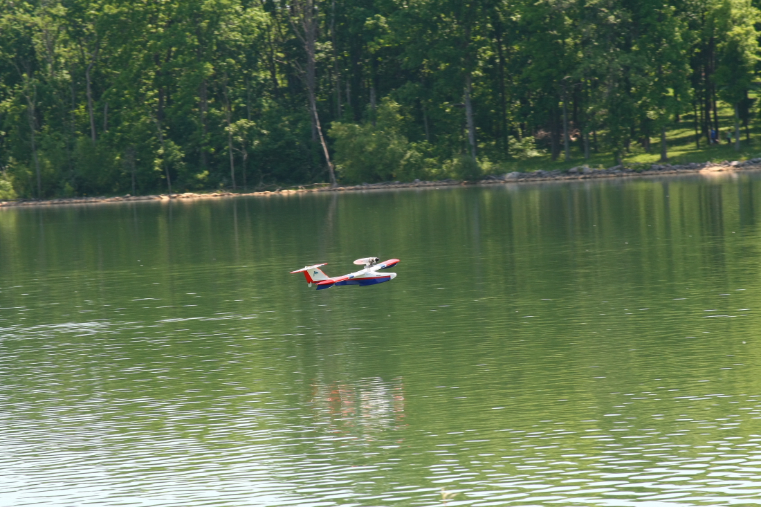 float-fly-20090062