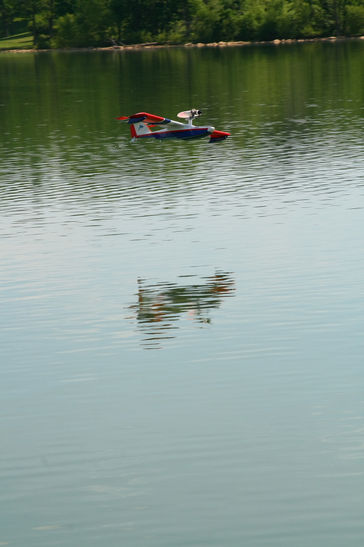 float-fly-20090069