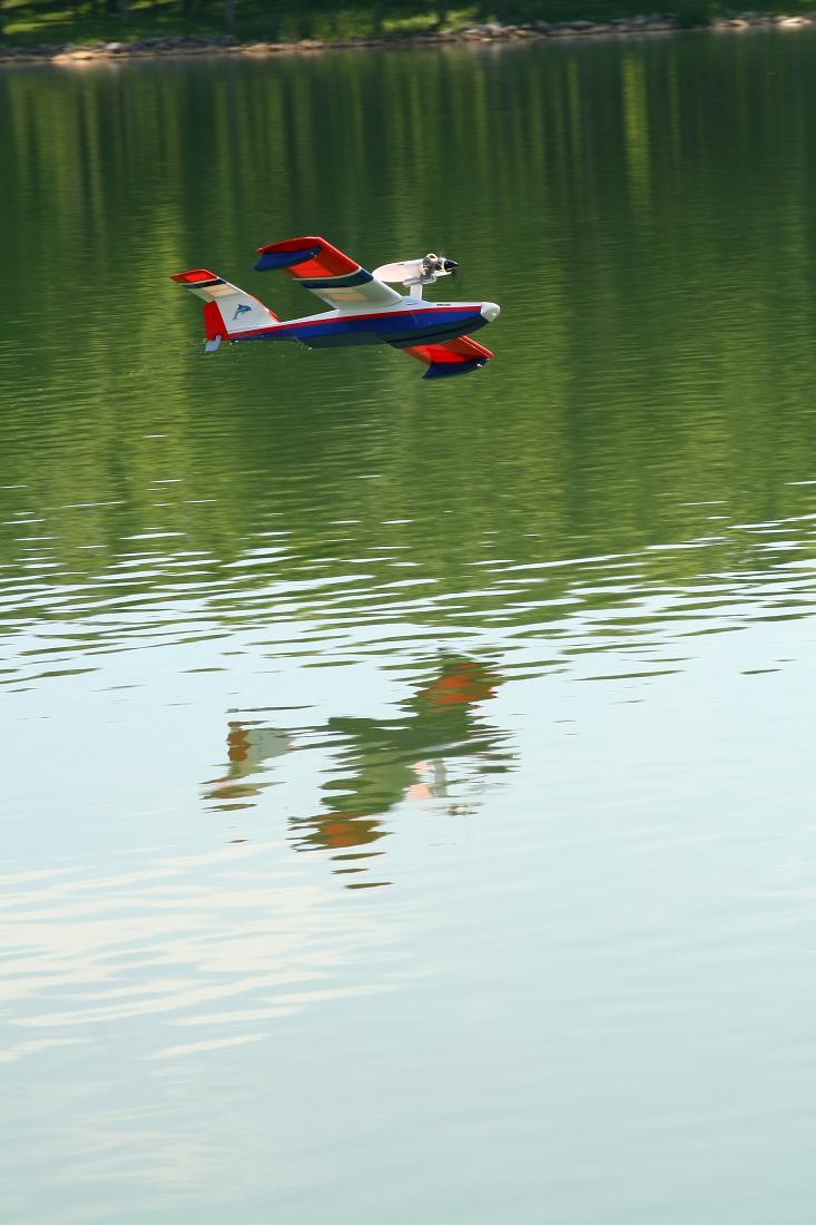 float-fly-20090070