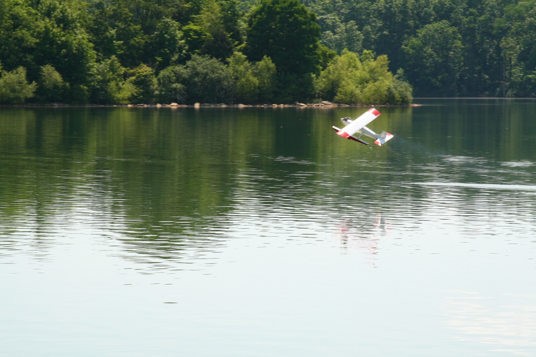 float-fly-20090075