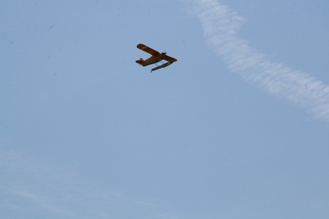 float-fly-20090103