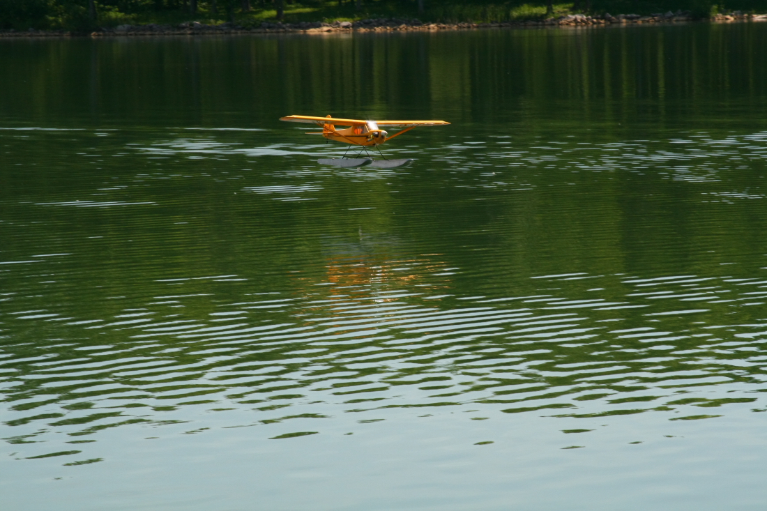 float-fly-20090107