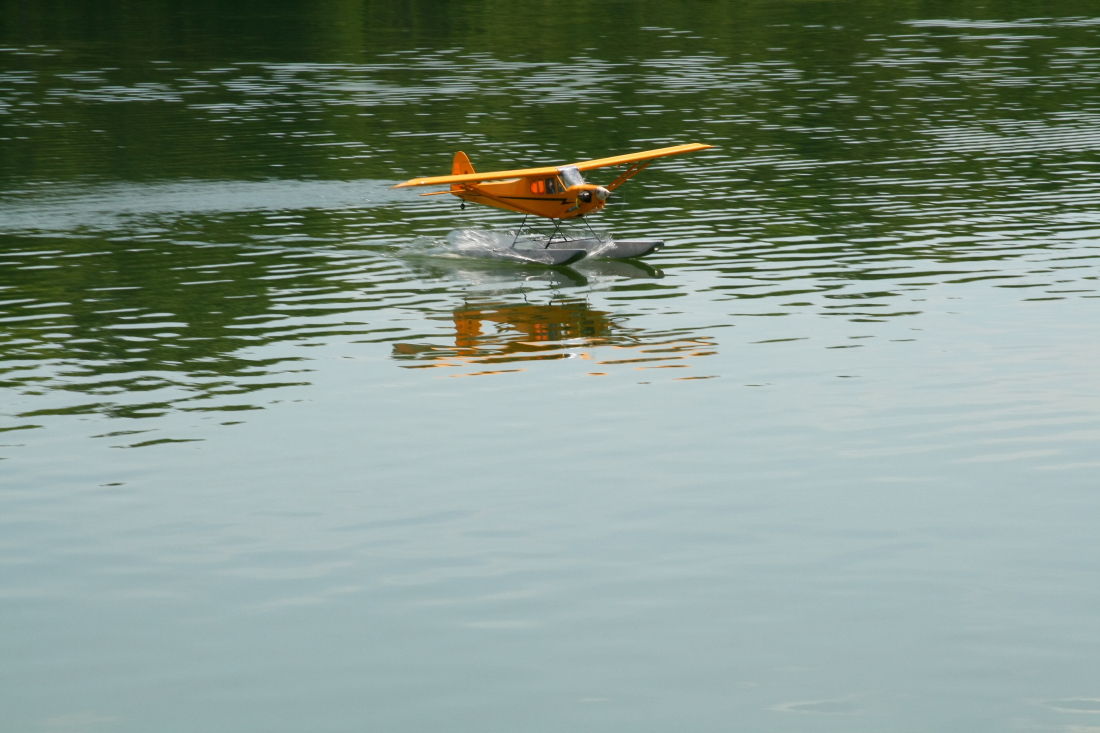 float-fly-20090109