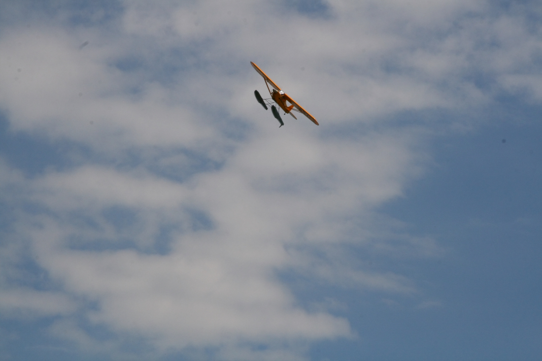 float-fly-20090113