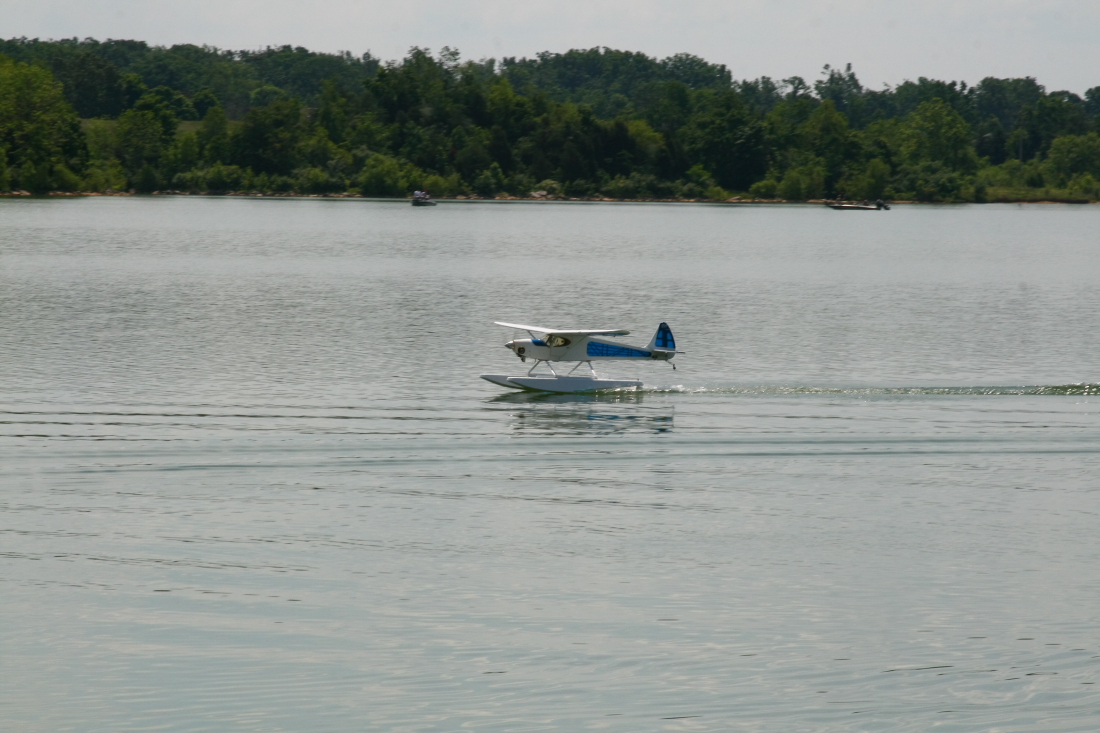 float-fly-20090123