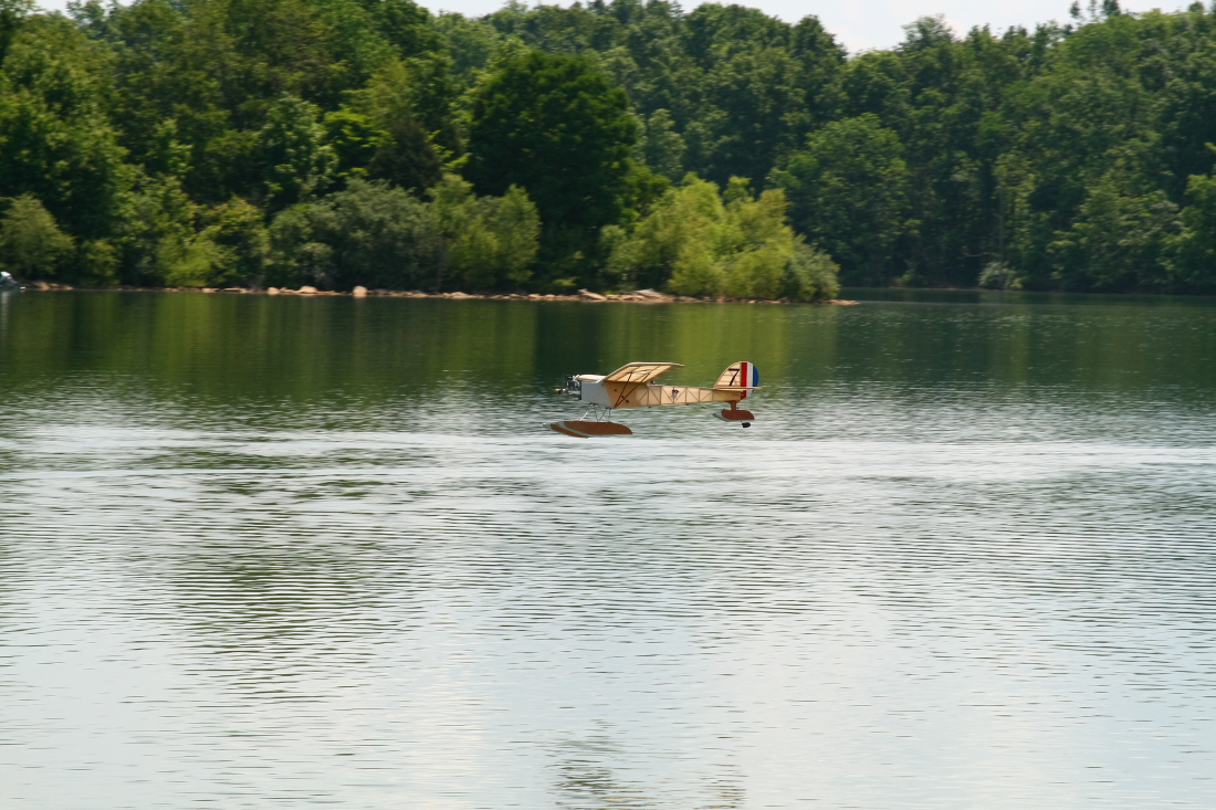 float-fly-20090131
