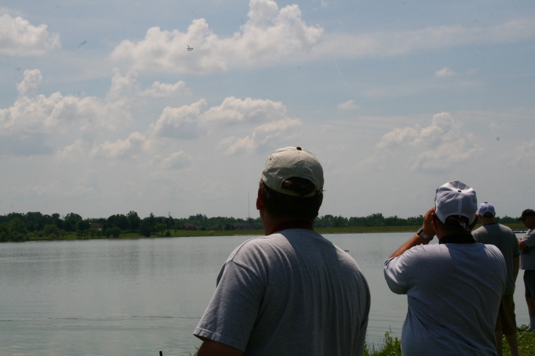float-fly-20090135