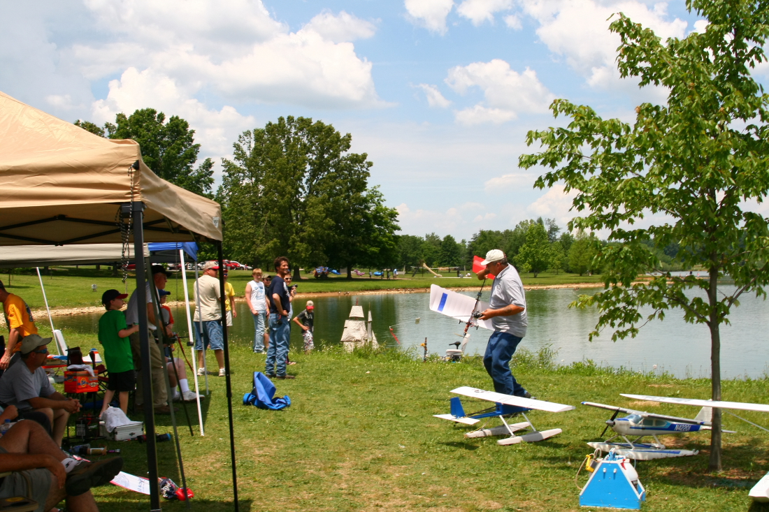 float-fly-20090145