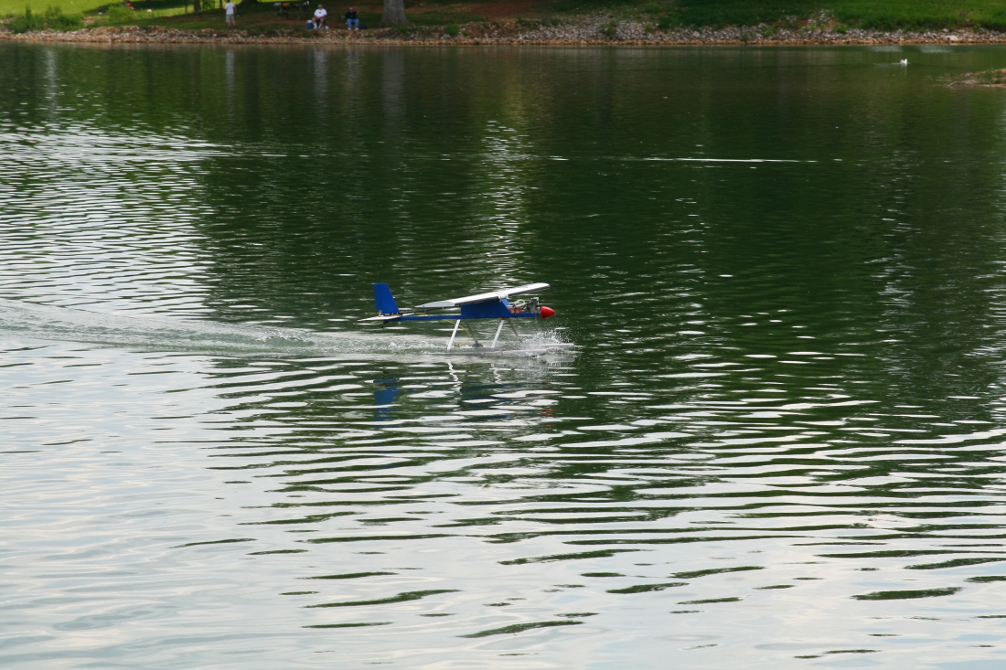 float-fly-20090148